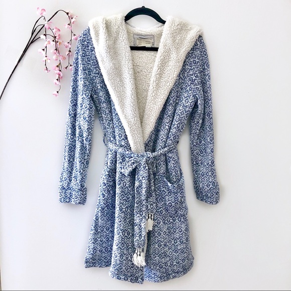 Anthropologie Other - Anthropologie Himalayan Blue & White Sherpa Robe